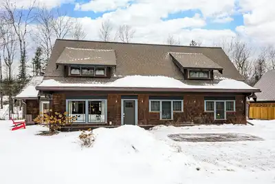 Image de Duluth's North Shore 4+ Bedroom/3+ Bath + Sauna - Talmadge Timber Cottage Home