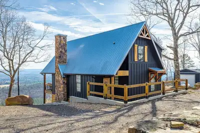 Image de Rustic 3br cabin Lookout Mountain! Stunning Views, Fire Pit, Hiking & Fishing