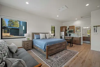 Image de Caldera Springs Studio with Access to Forest House