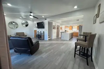 3-Bedroom Townhome - Barelas Charmer