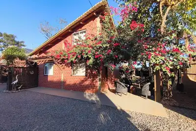 Image de Tarumã Challes 02: Complete chalet, 2 bedrooms, balcony and barbecue, pets allowed.