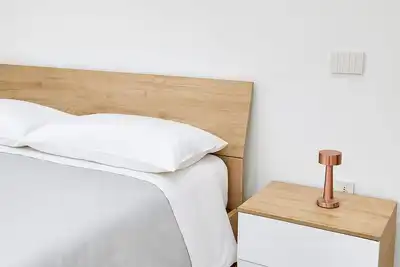 Nanninella Metro at 1 min. . .