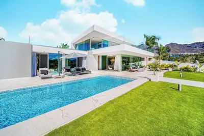 Image de Luxury Villa with heated Pool & Jacuzzi Near Costa Adeje Golf