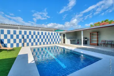 Image de Walk to Beach Tropical Home • Private Pool • Ac • Family & Groups