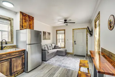 Image de Explore, Shop & Unwind: Serene Gulfport Getaway