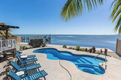 Image de Bluewater Bungalow  Open Water Views & Private Pool Retreat