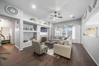 Image de Fabulous Woodlands Home w/pool