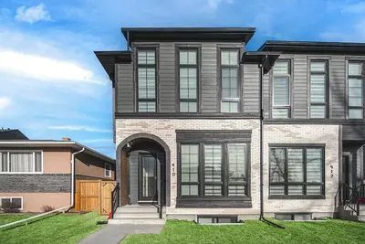 Image de Top 1% Luxury Yyc |  New Build | Mins to Dt
