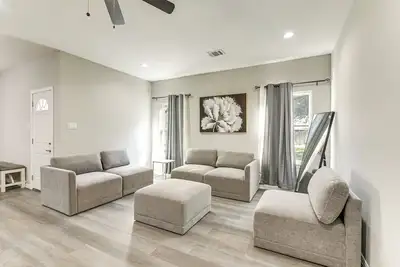 Image de Easy Hwy Access to Dtwn: Pet-Friendly Houston Home