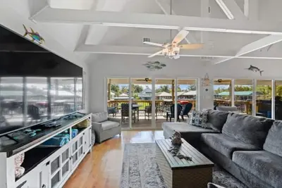 Image de Spacious 5-bedroom house in fabulous Springfield, La with Waterfront access!