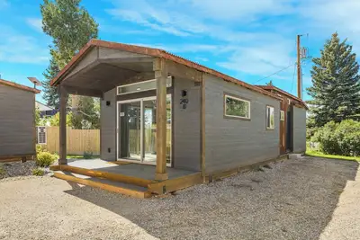 Image de New! Teton Bungalows - Bungalow B