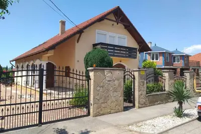 Image de Appartement de vacances avec grande terrasse, climatisation et WiFi