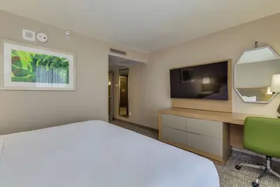 Image de Enjoy an Eco-Certified Stay with Heated Pool, On-Site Dining, and I‑10 Access