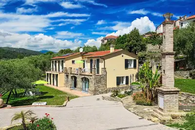 Image de Bel appartement dans une maison de vacances avec Wifi, climatisation, Tv, patio et animaux admis