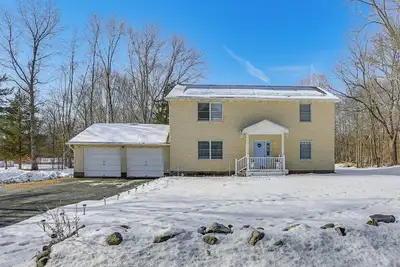 Image de Pet Friendly & Wfh Ready! Quiet Hudson Valley Apt