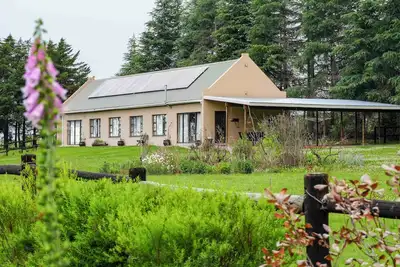 Image de Off-grid mountain cottage with mountain views on a peaceful smallholding