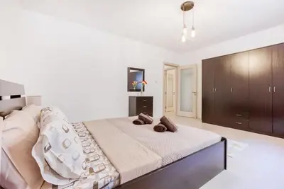 Image de 2-bedroom apartment in serene Tas-Sliema with Ac comfort