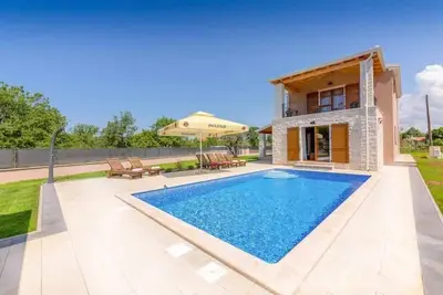 Image de Villa avec piscine et climatisation