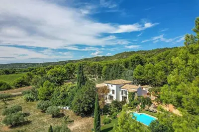 Image de Appartement Les Calanques · Vue & piscine