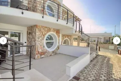 Gregorian house with wide sea view