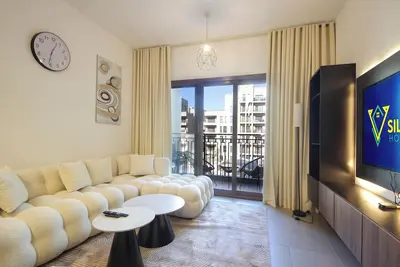 Image de Silk Valley - Green View Oasis: Stylish 2br in Dubai’s Town Square