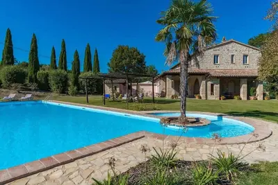 Villa Cicognola - Luxury with Pool in Umbria