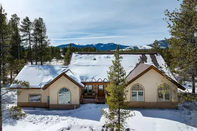 Image de Mountain Retreat Villa I Private Hot Tub I Great Views I Game Room I Discounted Attractions