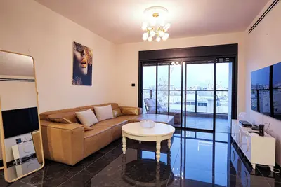 Image de Spacious 5-Room Apartment Near the Sea – Bat Yam