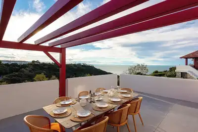 Sunset. Keyweek villa piscine vue mer