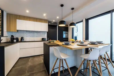 Bloomy. Villa Biarritz