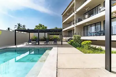 Image de 1 Br Solana 1st Level Condo | Walk to Beach & Town