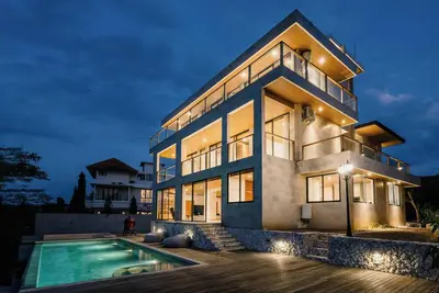 Image de Quiet and Modern 4br Oceanview villa w/ Full Staff