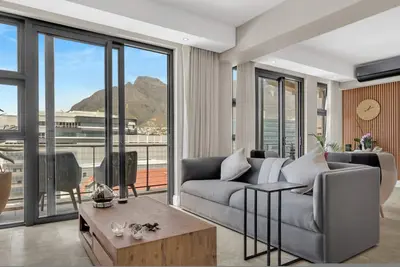 Image de City Center | Mountain Views | The Piazza