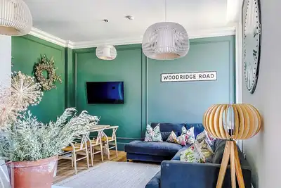 Railway House (Free Gated Parking) - Platform 2