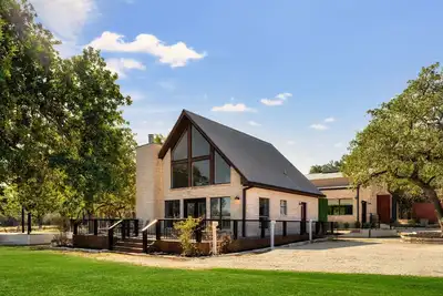 Image de Hill Country Oaks Vineyard House