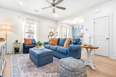 Image de Tth-1. 5mi to Stadium/Neville Arena, Parking, K&Q plus sofa bed, I-85 access, Buccees