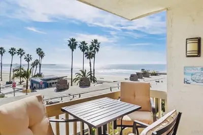 Image de Breathtaking Coastal Views - Steps to the Beach