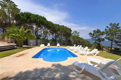 Image de Magnificent large house for 17 people with sea view