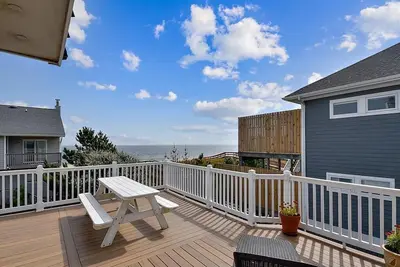 Image de 5br Beach Home | Steps to Ocean | Sleeps 12!