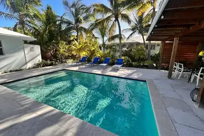 Image de Stylish Island Getaway Short Walk to Leeward Beach