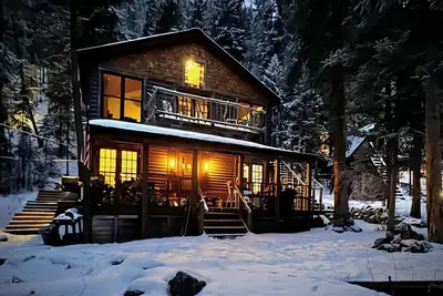Image de Secluded Creekside Cabin in Bailey With Private Hot Tub and Steam Room.