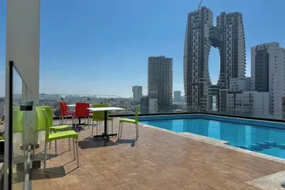 Image de A few blocks from the Malecon, with a rooftop pool