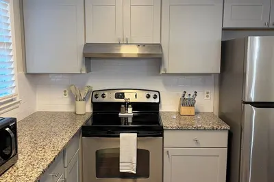 Image de Beautiful Home off Acton, 5 Minutes to Summit, 280