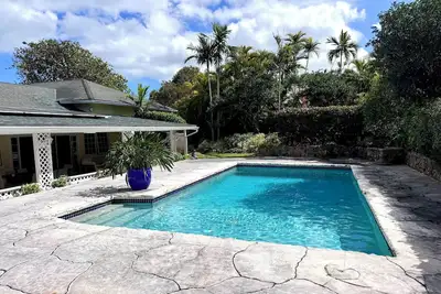 Image de Skyline Heights House: Tropical Oasis with Private Pool
