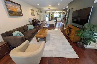 Image de Walk to Acrisure – 4br Northside Home, sleeps 8, Free Parking – Nfl Draft Week