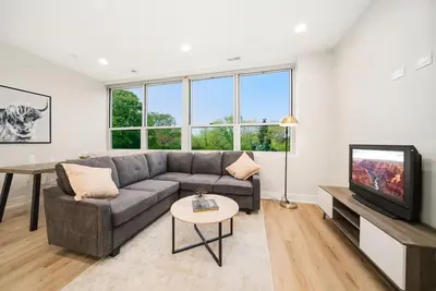 Image de Luxurious Brand New 3br Walk D. T Brookfield