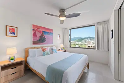 Image de Newly Renovated Waikiki Banyan 1 bedroom w Parking