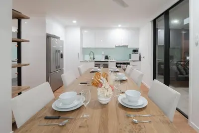 Image de 2br Beach Retreat Outdoor Deck- Downstairs M10