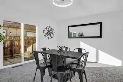 Image de Sparks House: 2br, Garage / Sleeps 7