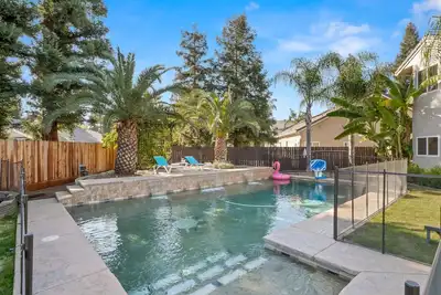 Image de Clovis Pool Retreat ~Private Pool~5br~Sleeps 12